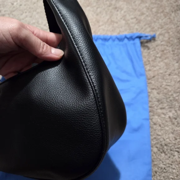 BAGGU Black Pebbled Leather Shoulder Bag - Picture 2 of 6